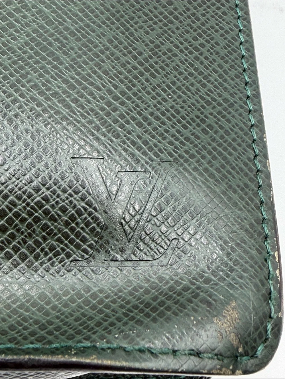 Louis Vuitton Taiga Serviette Kourad Epicea Briefcase M30074